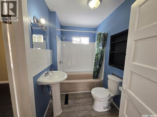309 3Rd Street W, Wilkie, SK - Indoor Photo Showing Bathroom