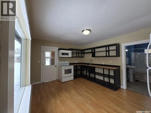 309 3Rd Street W, Wilkie, SK - Indoor