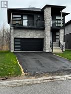 135 ROSIE STREET Blue Mountains, ON N0H 1J0