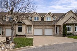 18 BIAGI COURT St. Catharines, ON L2M 7Z6