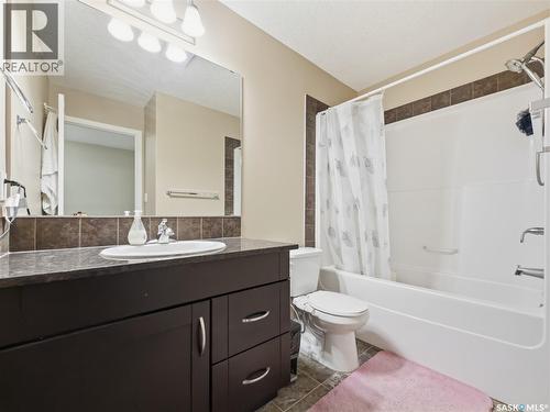 209 3818 Dewdney Avenue E, Regina, SK - Indoor Photo Showing Bathroom