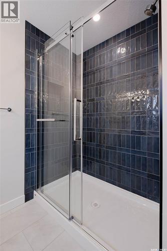 2808 Fleury Street, Regina, SK - Indoor Photo Showing Bathroom
