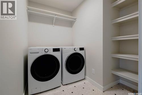 2808 Fleury Street, Regina, SK - Indoor Photo Showing Laundry Room