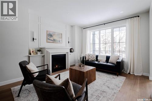 2808 Fleury Street, Regina, SK - Indoor Photo Showing Living Room