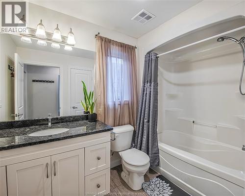 2554 Olive, Windsor, ON - Indoor Photo Showing Bathroom