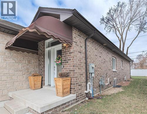2554 Olive, Windsor, ON - Outdoor
