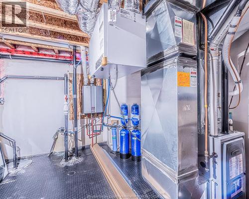 2554 Olive, Windsor, ON - Indoor Photo Showing Other Room