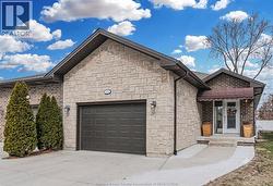 2554 OLIVE Windsor, ON N8T 0B1