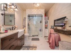 Upstairs Bathroom - 