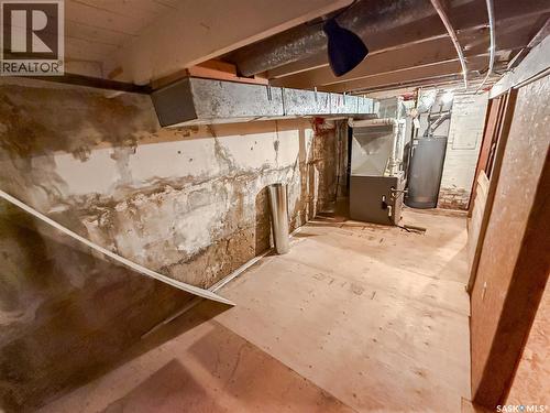 103 1St Street E, Frontier, SK - Indoor Photo Showing Other Room