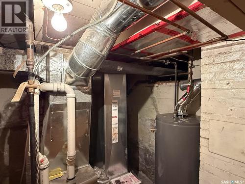 103 1St Street E, Frontier, SK - Indoor Photo Showing Basement
