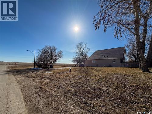 103 1St Street E, Frontier, SK - Outdoor