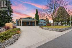 1641 Mountain Avenue Kelowna, BC V1Y 7H7