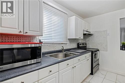 8 Gerrick Court, Hamilton, ON - Indoor Photo Showing Kitchen