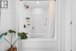 Second Level - 4PC Bath - 
