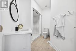 Main Level - Large shower - 