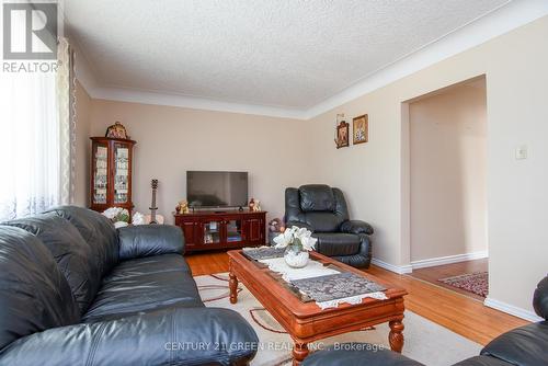 129 River Road E, Kitchener, ON - Indoor Photo Showing Living Room