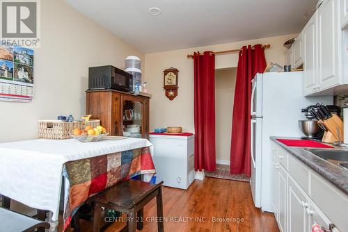 129 River Road E, Kitchener, ON - Indoor Photo Showing Kitchen