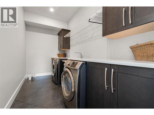 2875 Shayler Road, Kelowna, BC - Indoor Photo Showing Laundry Room