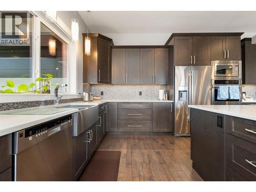 2875 Shayler Road, Kelowna, BC - Indoor Photo Showing Kitchen With Upgraded Kitchen