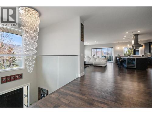2875 Shayler Road, Kelowna, BC - Indoor Photo Showing Living Room