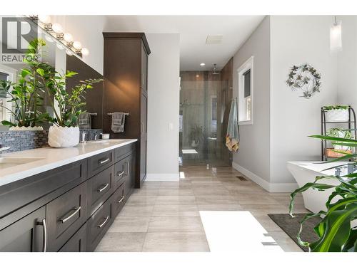 2875 Shayler Road, Kelowna, BC - Indoor