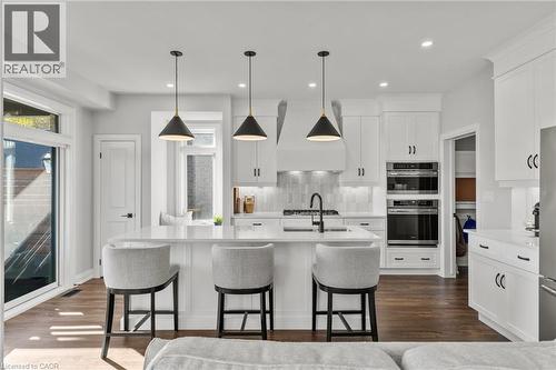 236 Walker Road, Pelham, ON - Indoor Photo Showing Kitchen With Upgraded Kitchen