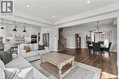236 Walker Road, Pelham, ON - Indoor Photo Showing Living Room