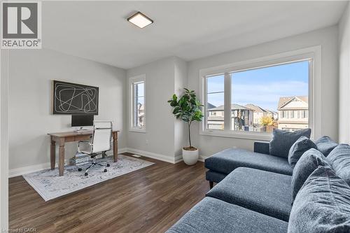 236 Walker Road, Pelham, ON - Indoor Photo Showing Living Room