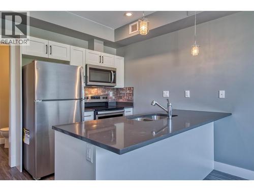 280 Tranquille Road Unit# 312, Kamloops, BC - Indoor Photo Showing Kitchen With Stainless Steel Kitchen With Double Sink