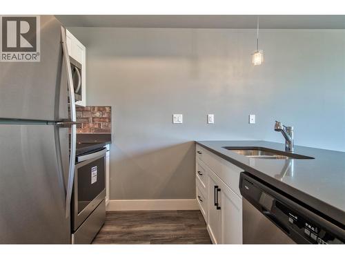 280 Tranquille Road Unit# 312, Kamloops, BC - Indoor Photo Showing Kitchen With Stainless Steel Kitchen With Double Sink