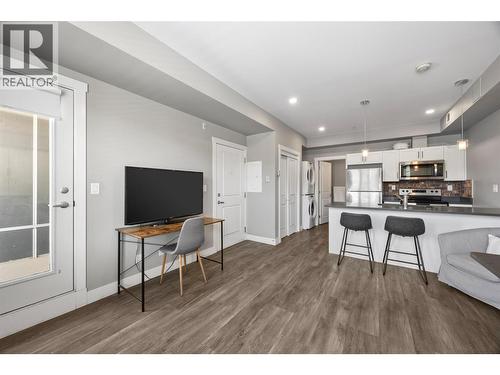 280 Tranquille Road Unit# 312, Kamloops, BC - Indoor Photo Showing Kitchen
