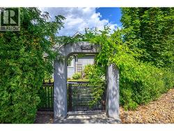 Excellent curb appeal - 