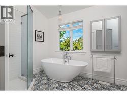 Gorgeous 4pc primary ensuite - 