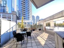 206 - 228 QUEENS QUAY W Toronto, ON M5J 2X1