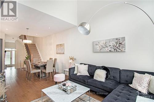 427 Rainrock Crescent, Ottawa, ON - Indoor Photo Showing Living Room