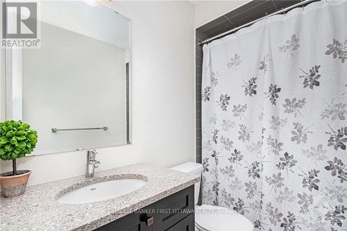 427 Rainrock Crescent, Ottawa, ON - Indoor Photo Showing Bathroom