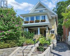 117 BELLHAVEN ROAD Toronto, ON M4L 3J9