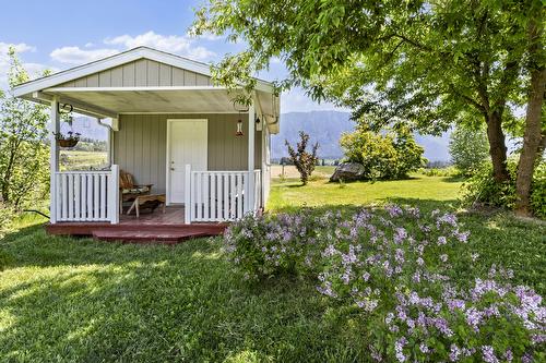 2110 30Th Street, Lister, BC - Outdoor