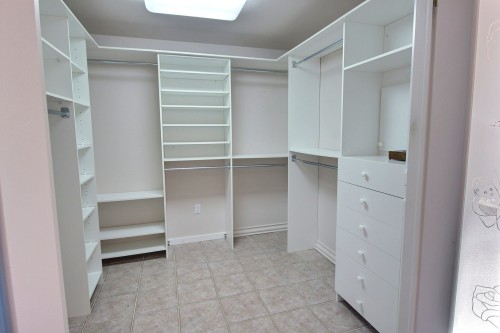 Penderie (Walk-in) - 193 Av. George, Rouyn-Noranda, QC - Indoor With Storage