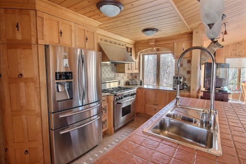 Cuisine - 193 Av. George, Rouyn-Noranda, QC - Indoor Photo Showing Kitchen With Double Sink With Upgraded Kitchen