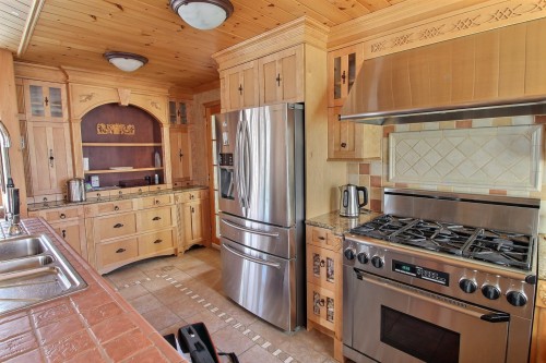 Cuisine - 193 Av. George, Rouyn-Noranda, QC - Indoor Photo Showing Kitchen With Double Sink With Upgraded Kitchen