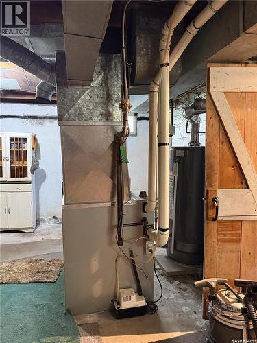 269 2Nd Avenue Ne, Swift Current, SK - Indoor Photo Showing Basement