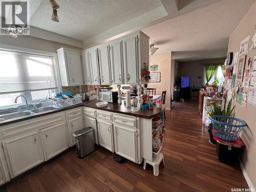 405 York Street, Regina, SK - Indoor Photo Showing Kitchen With Double Sink