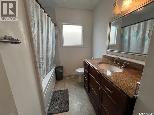 405 York Street, Regina, SK - Indoor Photo Showing Bathroom