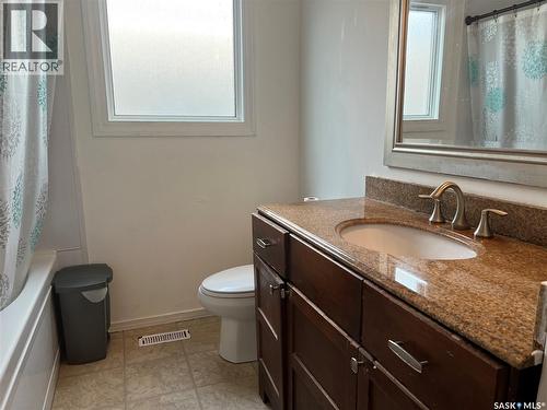 405 York Street, Regina, SK - Indoor Photo Showing Bathroom