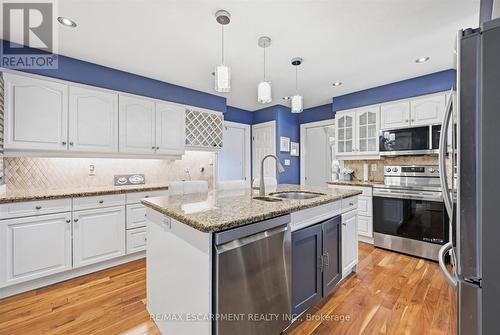 285 Glen Afton Drive, Burlington, ON - Indoor Photo Showing Kitchen With Stainless Steel Kitchen With Upgraded Kitchen