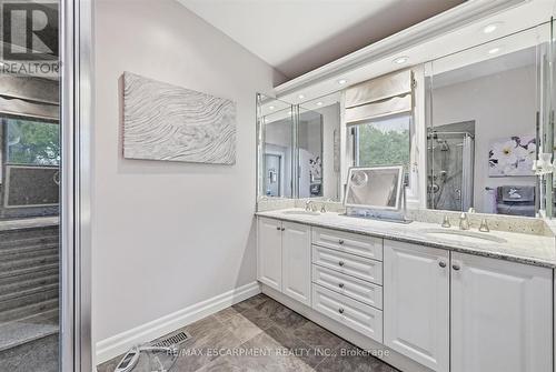 285 Glen Afton Drive, Burlington, ON - Indoor Photo Showing Bathroom