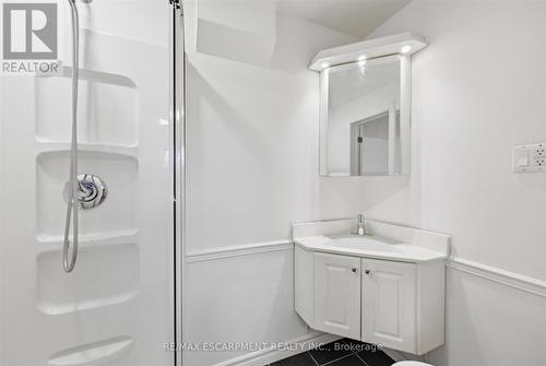 285 Glen Afton Drive, Burlington, ON - Indoor Photo Showing Bathroom