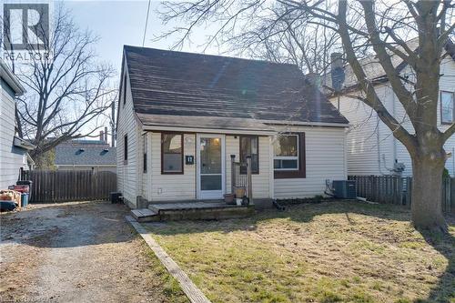 17 DRUMMOND Street  Brantford, ON N3S 5Z2